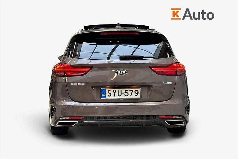 Käytetty Kia Ceed Sportswagon Premium 140 HP (102 kW) 2020 Ruskea (beige) Farmari