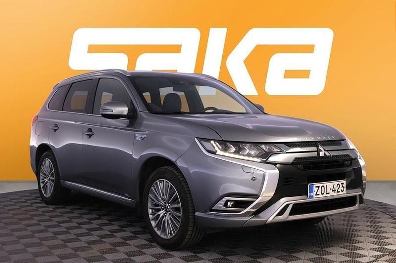 Käytetty Mitsubishi Outlander P-HEV Instyle 224 HP (164 kW) 2019 Katumaasturi