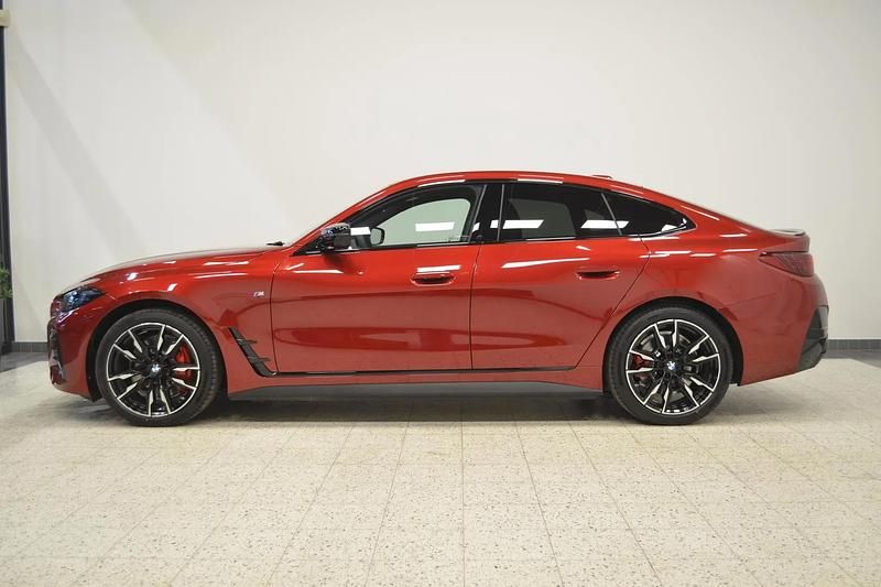 Käytetty BMW i4 Comfort Edition 442 kW (601 HP) 2026 Fire red metallic Sedan