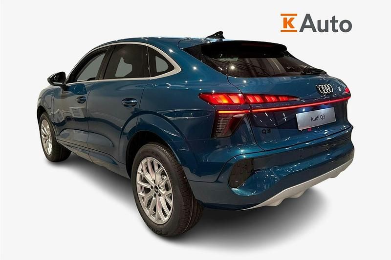 Uusi Audi Q3 Sportback Advanced 268 HP (197 kW) 2026 Met. sininen Katumaasturi