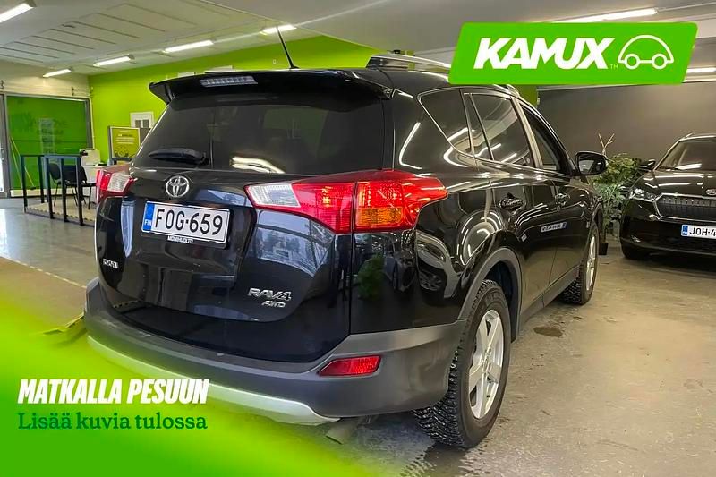 Käytetty Toyota RAV4 Multidrive S 151 HP (111 kW) 2015 Musta Katumaasturi