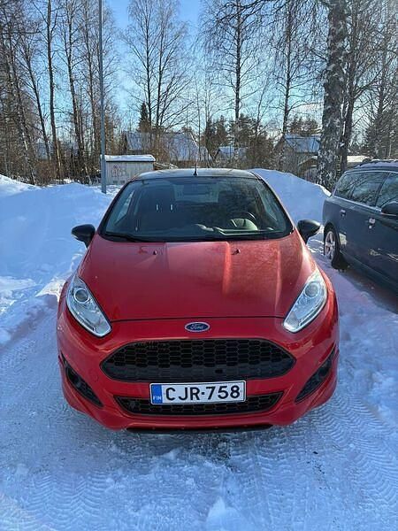 Käytetty Ford Fiesta 140 HP (102 kW) 2015 Punainen Viistoperä