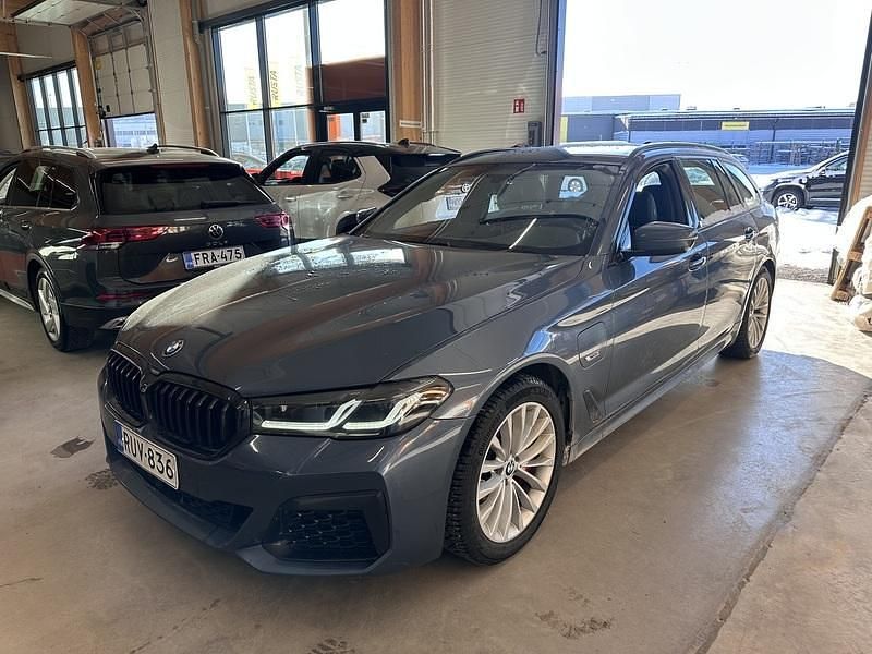 Käytetty BMW 530e Shadowline 292 HP (214 kW) 2023 Farmari