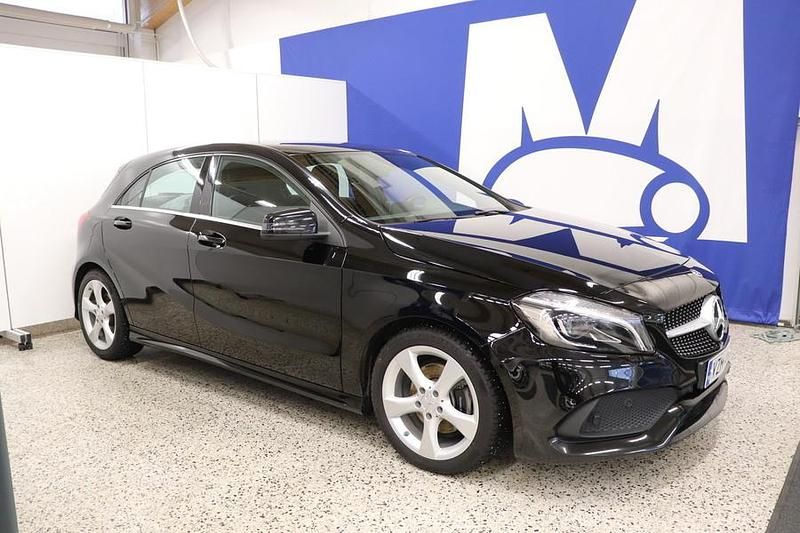 Musta Käytetty 2018 Mercedes A180 Business Viistoperä | 19 900 € (Perustarjous) - Kuva 1/4