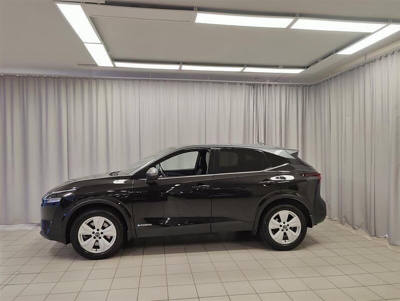 Käytetty Nissan Qashqai Tekna 190 HP (139 kW) 2022 Musta Katumaasturi