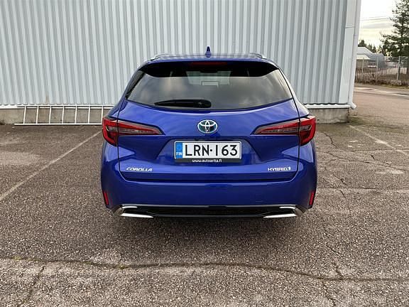 Käytetty Toyota Corolla Edition 138 HP (101 kW) 2023 Sininen Farmari