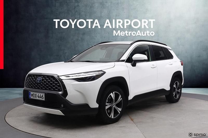 Valkoinen Käytetty 2022 Toyota Corolla Cross Edition Katumaasturi | 38 390 € (Perustarjous) - Kuva 1/4