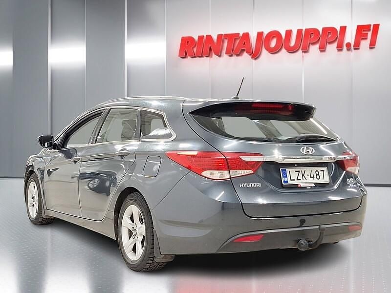 Käytetty Hyundai i40 Comfort 135 HP (99 kW) 2012 Hopea Farmari