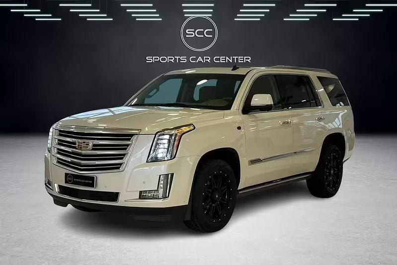 Käytetty Cadillac Escalade 426 HP (313 kW) 2016 Katumaasturi