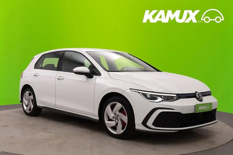 Käytetty VW Golf VIII GTE 150 HP (110 kW) 2021 Valkoinen Sedan