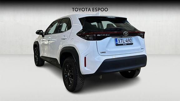 Käytetty Toyota Yaris Cross Active 116 HP (85 kW) 2025 Valkoinen Katumaasturi