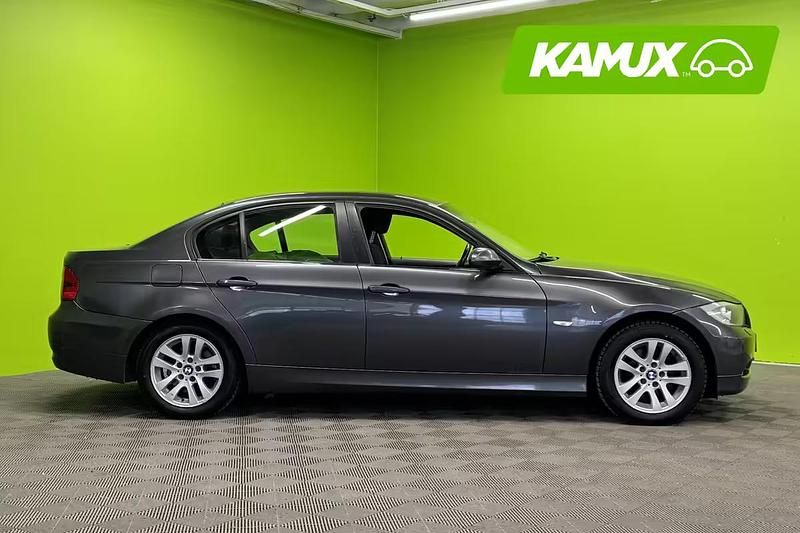 Käytetty BMW 320 177 HP (130 kW) 2007 Hopea / harmaa Sedan