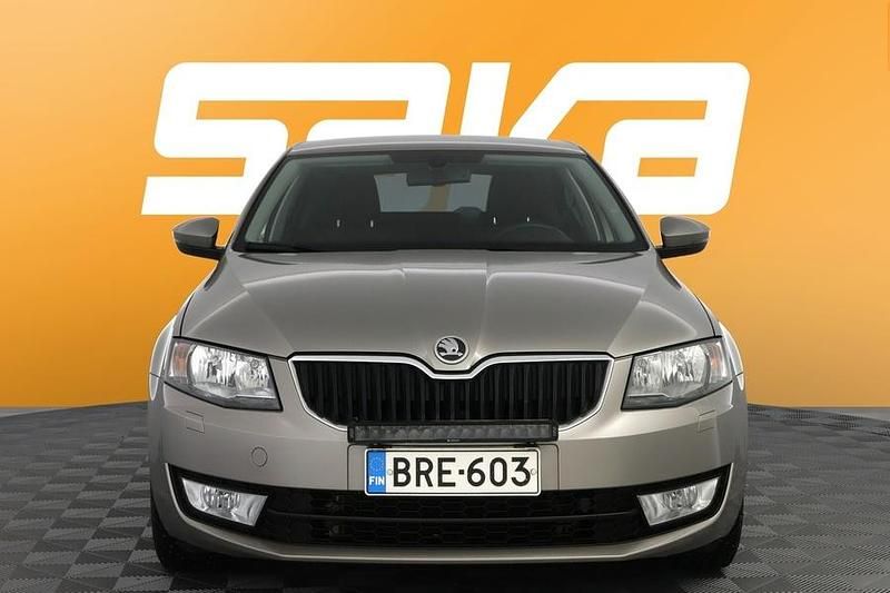 Käytetty Skoda Octavia Ambition 140 HP (102 kW) 2013 Viistoperä