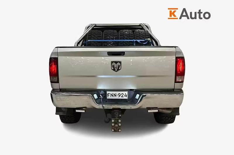 Käytetty Dodge Ram 355 HP (261 kW) 2011 Harmaa Nouto