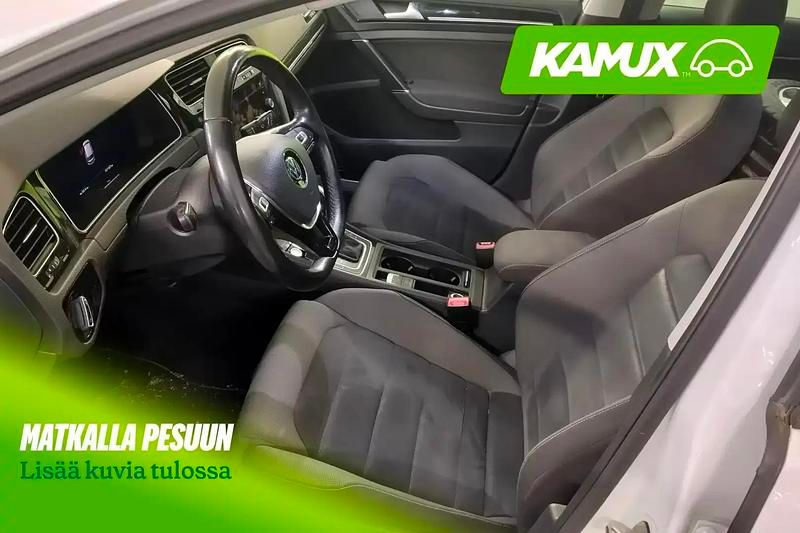 Käytetty VW Golf VII 125 HP (91 kW) 2017 Valkoinen Sedan