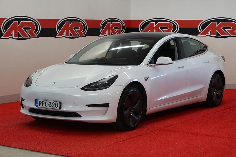 Valkoinen Käytetty 2020 Tesla Model 3 Standard Range Plus Sedan | 23 900 € (Perustarjous) - Kuva 1/4