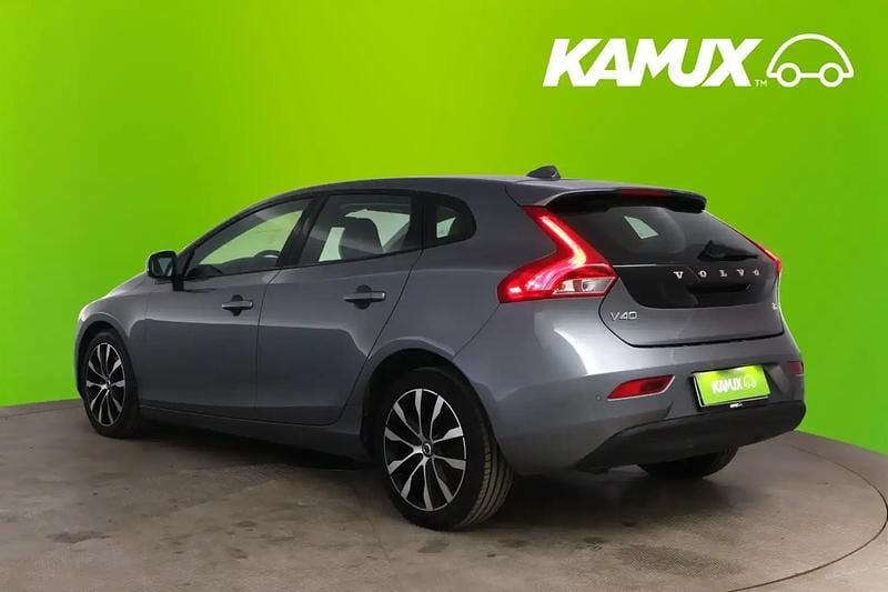 Käytetty Volvo V40 Business Edition 122 HP (89 kW) 2019 Hopea / harmaa Sedan