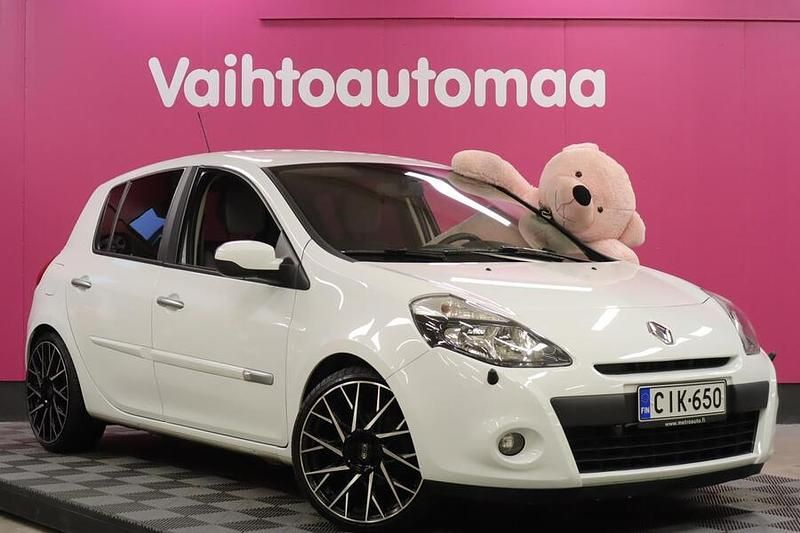 Käytetty 2012 Renault Clio IV Viistoperä | 5 690 € (Perustarjous) - Kuva 1/3