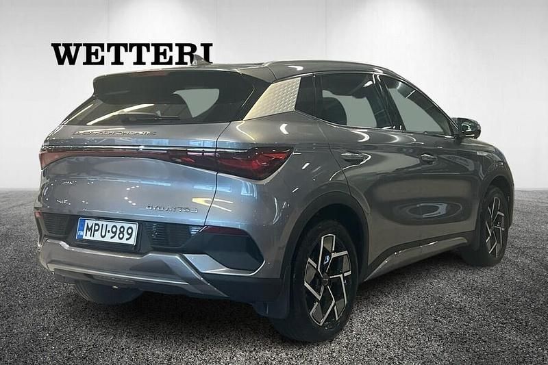 Käytetty BYD Atto 3 Comfort 150 kW (204 HP) 2023 Harmaa Katumaasturi