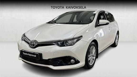 Käytetty Toyota Auris Active 116 HP (85 kW) 2017 Valkoinen Viistoperä