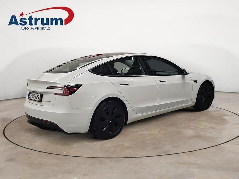 Käytetty Tesla Model 3 Long Range AWD 258 kW (351 HP) 2025 Valkoinen Sedan