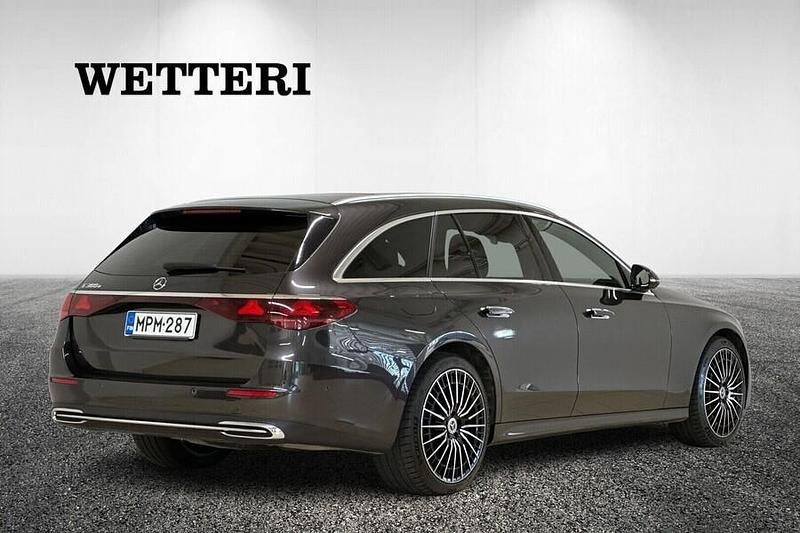 Käytetty Mercedes E300 313 HP (230 kW) 2024 Harmaa Farmari