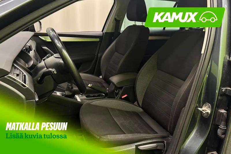 Käytetty Skoda Octavia Ambition 116 HP (85 kW) 2018 Hopea / harmaa Farmari