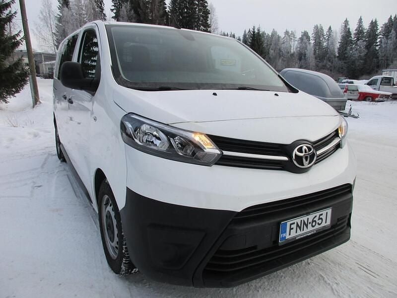 Käytetty Toyota Proace 122 HP (89 kW) 2019 Tila-auto