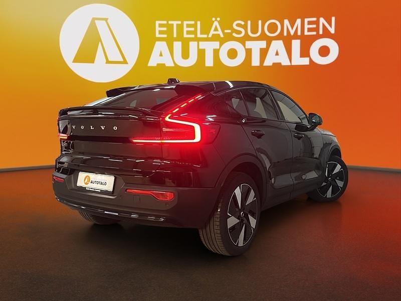 Käytetty Volvo EC40 Plus 185 kW (252 HP) 2025 Musta Katumaasturi