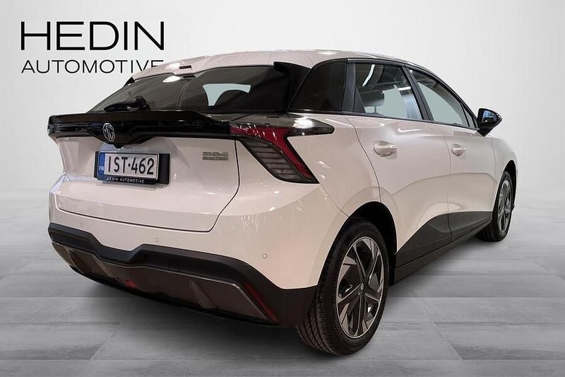 Uusi MG MG4 EV 125 kW (170 HP) 2025 Valkoinen Viistoperä