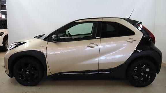 Käytetty Toyota Aygo X Multidrive S 71 HP (52 kW) 2022 Ruskea (beige) Katumaasturi