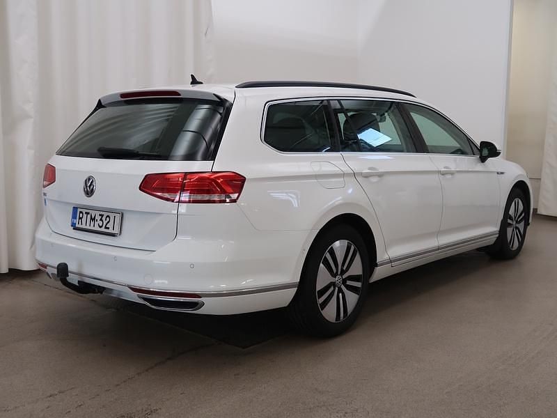Käytetty VW Passat GTE 218 HP (160 kW) 2018 Valkoinen Farmari