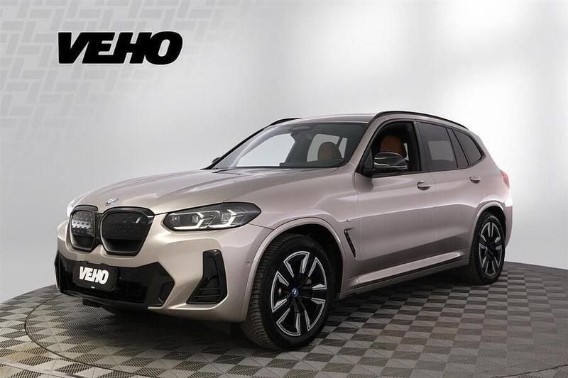Käytetty BMW iX3 Shadowline 210 kW (286 HP) 2022 Hopea Katumaasturi