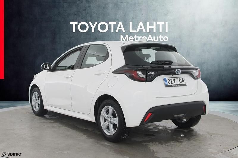 Käytetty Toyota Yaris Hybrid Active 116 HP (85 kW) 2023 Viistoperä