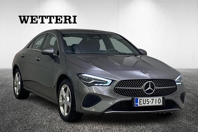 Käytetty Mercedes CLA250e Business 163 HP (119 kW) 2024 Harmaa Sedan