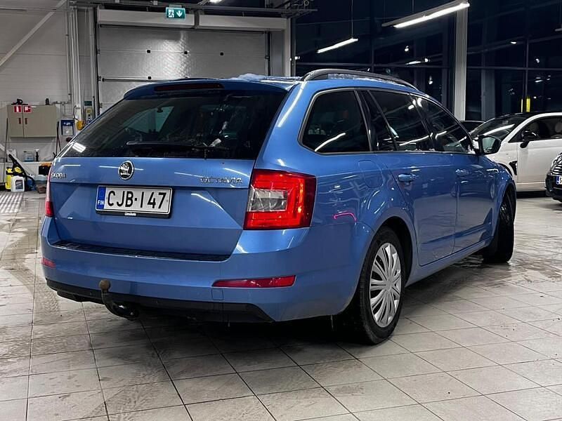 Käytetty Skoda Octavia Ambition 140 HP (102 kW) 2013 Farmari