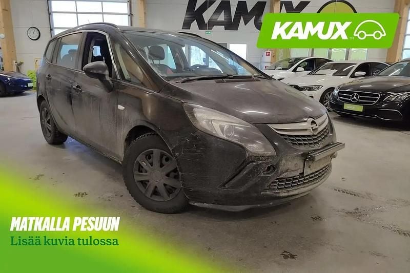 Käytetty Opel Zafira Tourer Edition 131 HP (96 kW) 2014 Musta Tila-auto