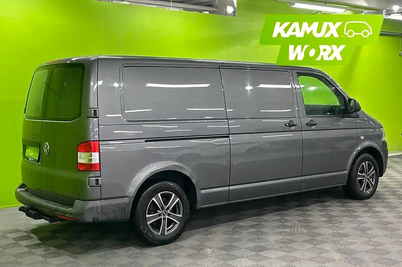 Käytetty VW T6 Classicline 114 HP (83 kW) 2015 Hopea / harmaa Van