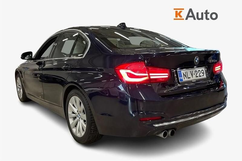 Käytetty BMW 330e Luxury Line 252 HP (185 kW) 2016 Sininen Sedan
