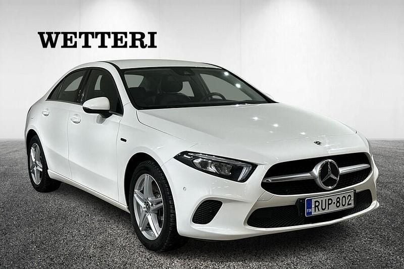 Käytetty Mercedes A250 Business 160 HP (117 kW) 2021 Valkoinen Sedan