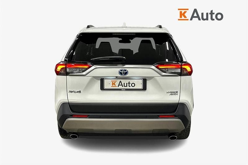 Käytetty Toyota RAV4 Hybrid Luxury 178 HP (130 kW) 2023 Valkoinen Katumaasturi