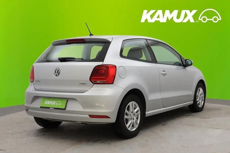 Käytetty VW Polo Comfortline 75 HP (55 kW) 2014 Hopea / harmaa Sedan