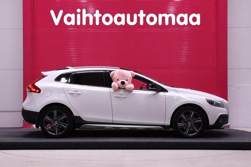 Käytetty Volvo V40 Summum 254 HP (186 kW) 2013 Viistoperä