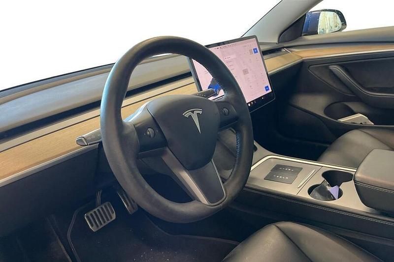 Käytetty Tesla Model 3 258 kW (351 HP) 2021 Sedan