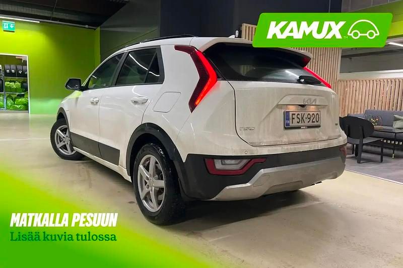 Käytetty Kia Niro EX 182 HP (133 kW) 2022 Valkoinen Katumaasturi