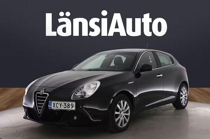 Musta Käytetty 2011 Alfa Romeo Giulietta Viistoperä | 5 900 € (Perustarjous) - Kuva 1/4