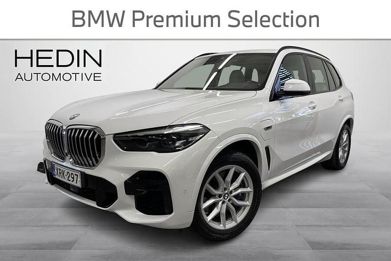 Valkoinen Käytetty 2022 BMW X5 M Sport Katumaasturi | 62 900 € (Kallis) - Kuva 1/3