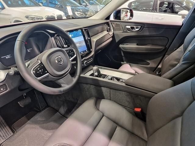 Uusi Volvo XC60 Plus 253 HP (186 kW) 2025 Katumaasturi