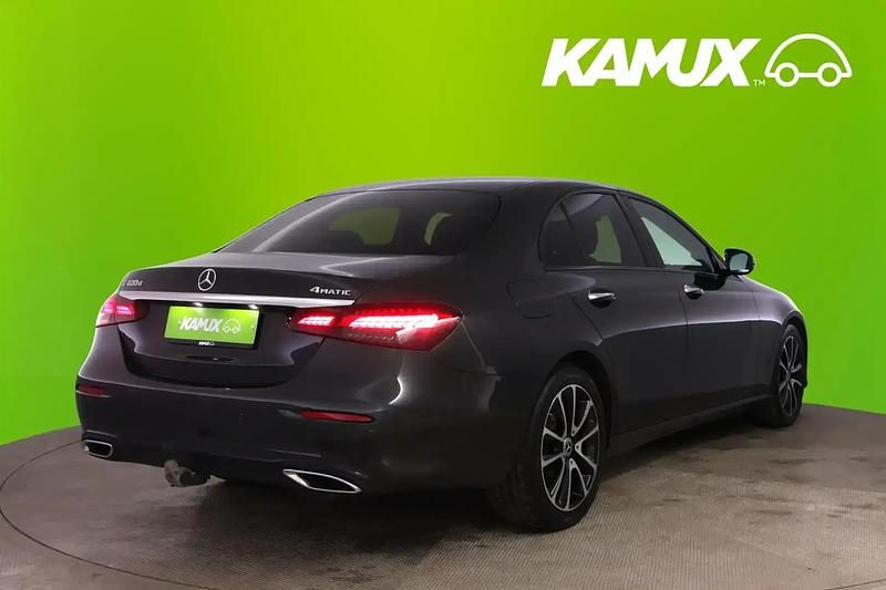 Käytetty Mercedes E400 Avantgarde 330 HP (242 kW) 2022 Hopea / harmaa Sedan