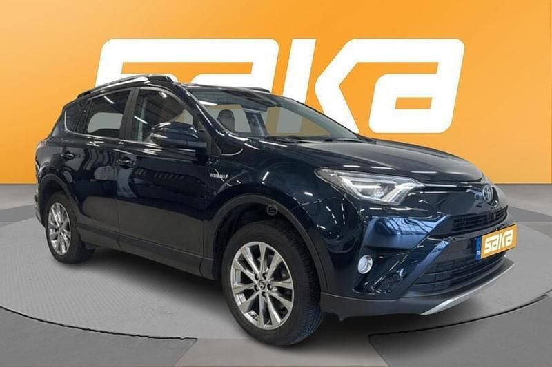 Käytetty Toyota RAV4 Hybrid Premium 155 HP (114 kW) 2018 Katumaasturi